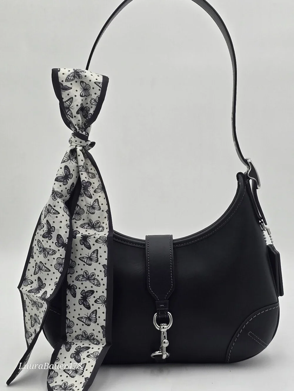 💥NWT💥 Coach Glovetanned Leather Hamptons Hobo, Black